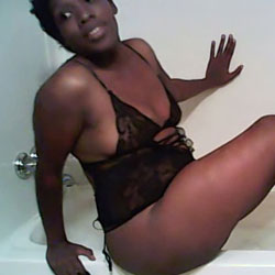 Fun In The Tub - Ebony