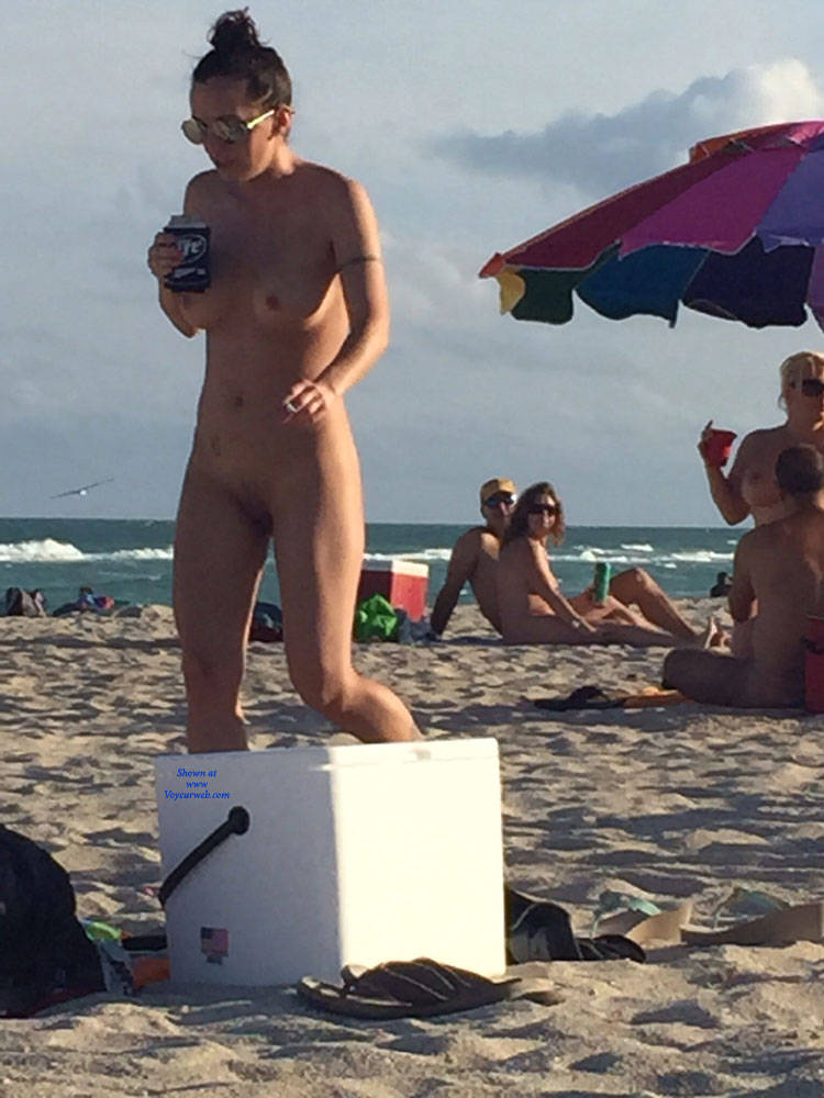 Pic #1 Nude In Miami - Beach