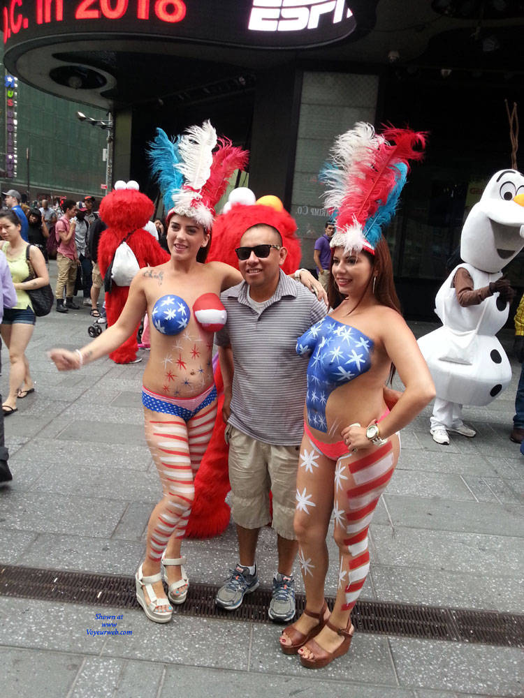 Pic #1 Time Square Girls..... Ohh - Big Tits