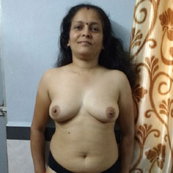 Pic #1 Jyothi Wants To Show - Brunette