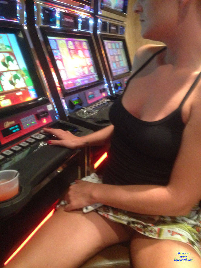 Pic #1 Not Dining But How Bout Gambling - Flashing, Public Place