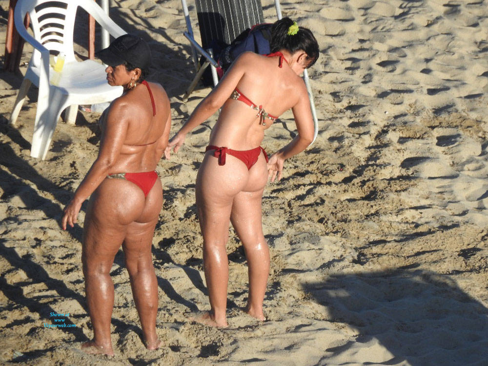 Pic #1 Janga Beach, Paulista City - Beach Voyeur, Bikini Voyeur, Brunette