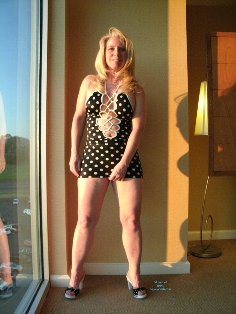 Pic #1 Milf - Blonde, Dressed, Milf