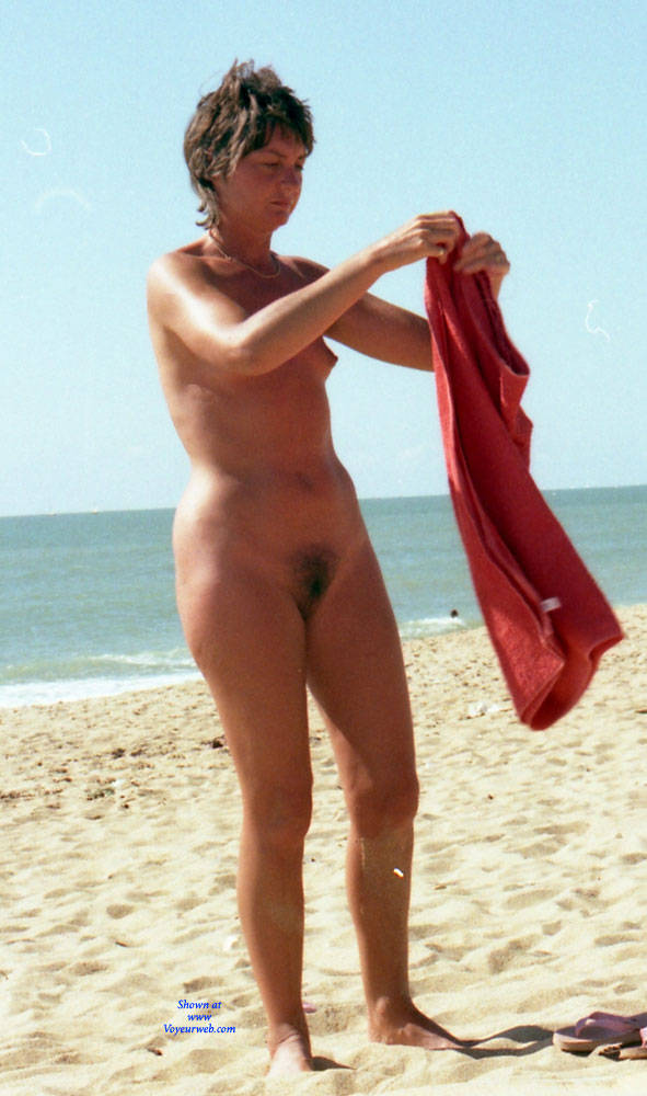 Pic #1 On The Beach - Beach, Outdoors, Bush Or Hairy, Amateur