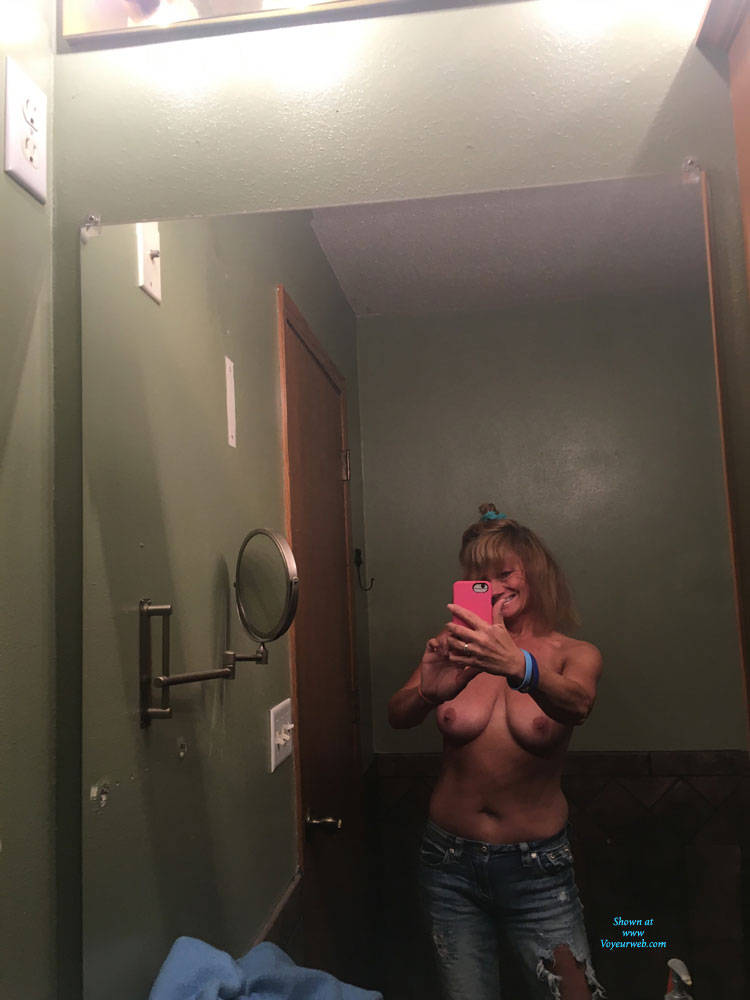 Pic #1 Selfies - Big Tits, Amateur, Topless Girls