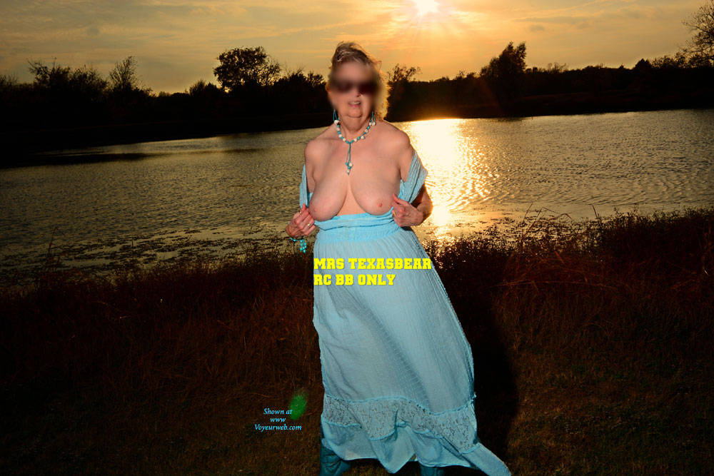 Pic #1 Mrs TexasBear With Sunrise And Sunsets - Big Tits, Outdoors, Wife/wives, Amateur