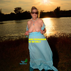 Pic #1 Mrs TexasBear With Sunrise And Sunsets - Big Tits, Outdoors, Wife/wives, Amateur