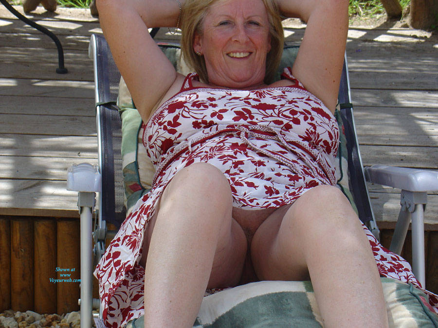 Pic #1 Public Upskirt - Mature, Outdoors, Shaved, Amateur, Pantieless Wives