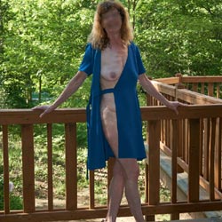 Sue Outside - Big Tits, High Heels Amateurs, Outdoors