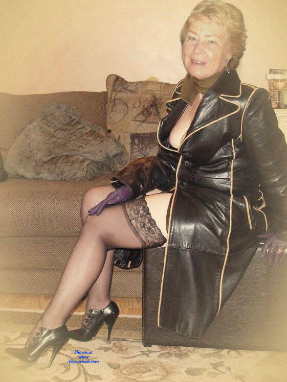 Pic #1 Cathy Shiny Rubber Slut Granny - Mature, Dressed, Granny