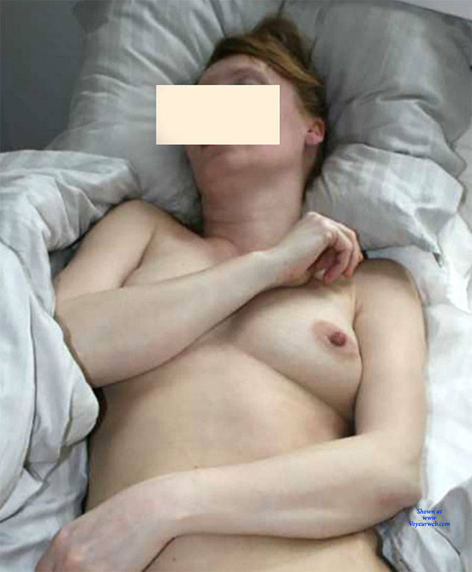 Pic #1 Swedish Woman Nude In Bed - Nude Amateurs