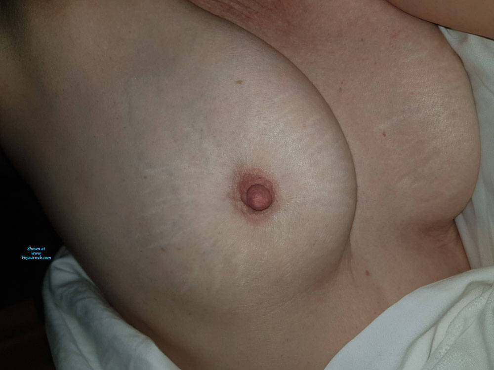 Pic #1 Lazy Sunday Morning - Nude Wives, Big Tits, Bush Or Hairy, Amateur