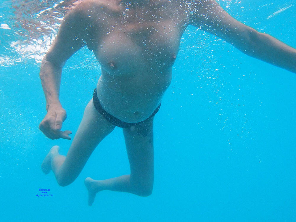 Pic #1 Underwater Fun! - Nude Girls, Big Tits, Mature, Outdoors, Bush Or Hairy, Amateur