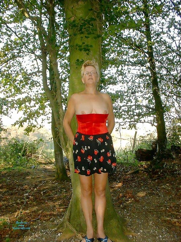 Pic #1 Posing Outdoors - Nude Girls, Blonde, Outdoors, Shaved, Nature, Amateur