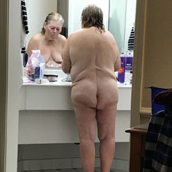 Butt - Nude Amateurs, Mature