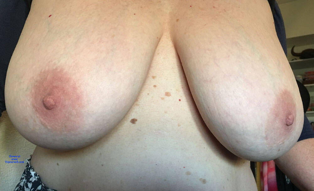 Pic #1 Great Tits - Topless Wives, Big Tits, Amateur