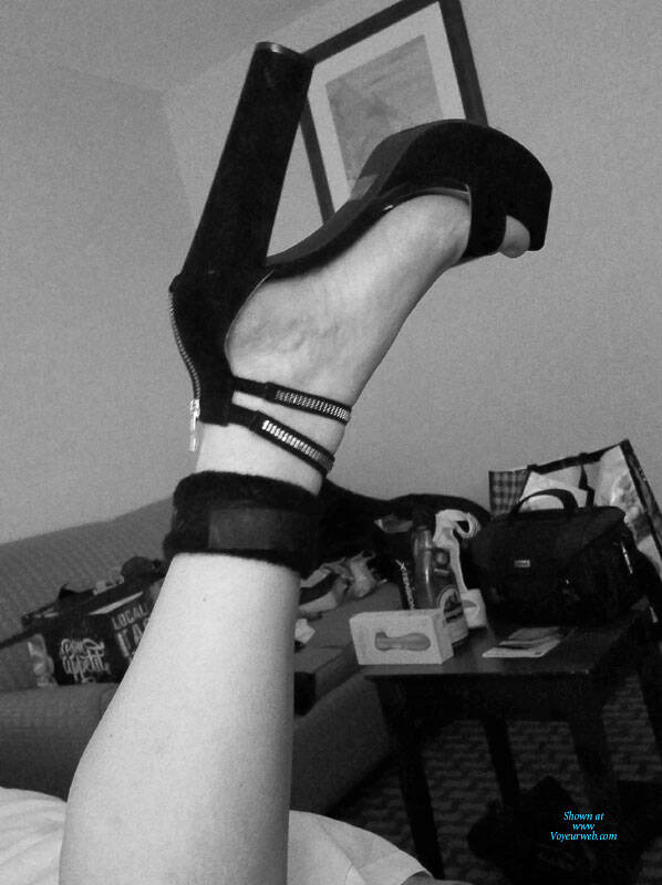 Pic #1 Sexy Shoes... And A Little More - High Heels Amateurs, Amateur