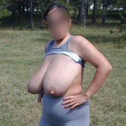 Pic #1 Big Tits Wife - Big Tits, Outdoors, Wife/wives, Amateur