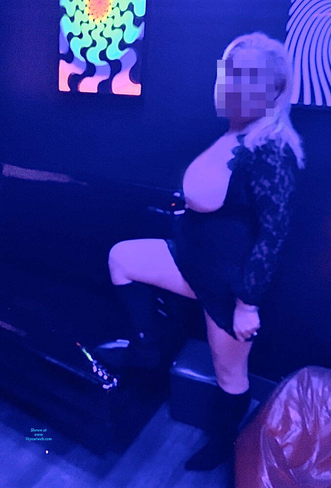 Pic #1 At The Dance Club - Big Tits, Mature, Amateur