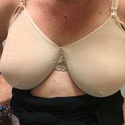 Pic #1 Huge Bra - Big Tits, Amateur, Tits In Bras