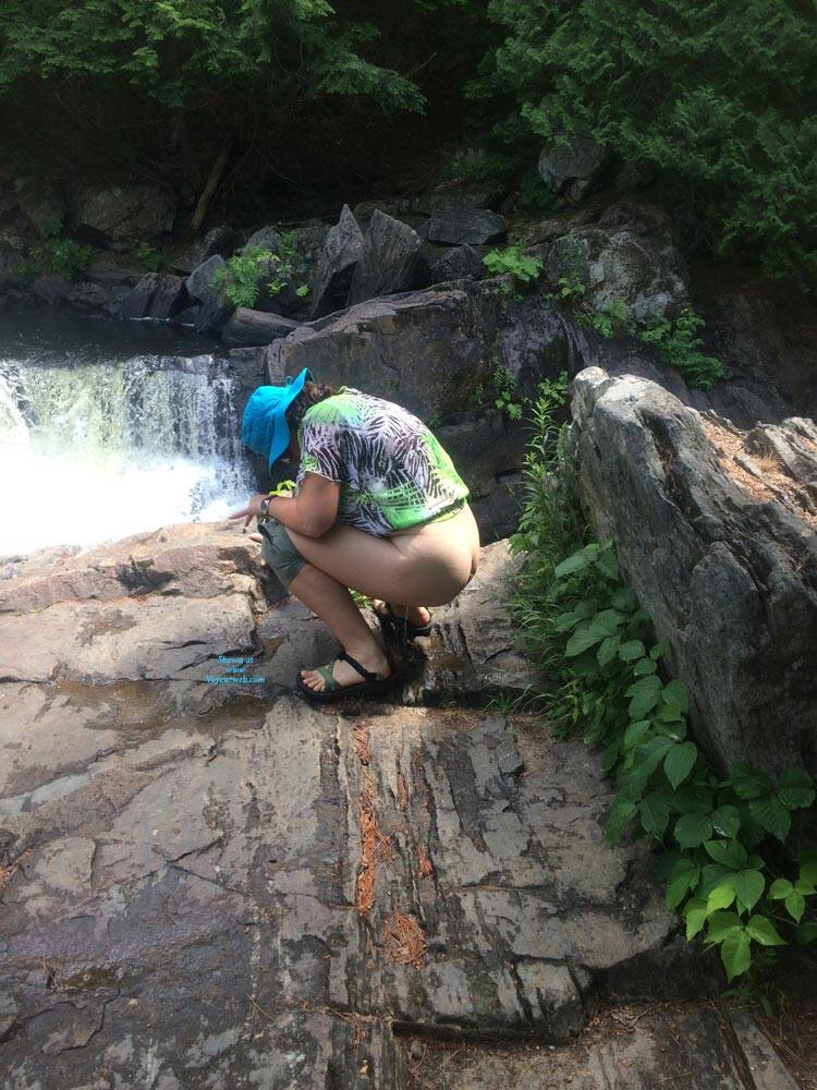 Pic #1 Pissing - Mature, Outdoors, Amateur