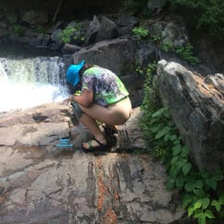 Pissing - Mature, Outdoors, Amateur