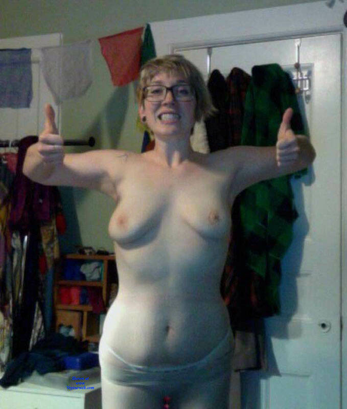 Pic #1 Hotwife Who Loves Showing Off Her Delicious Curves - Mature, Wife/wives, Amateur