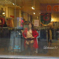 Labouisse31 In The Store Window - Pantieless Girls, Big Tits, Public Exhibitionist, Flashing, Public Place, Amateur