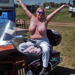 Pic #1 Dusty Does Rally's - Topless Amateurs, Big Tits, Blonde, Mature, Outdoors, Amateur, Bbw