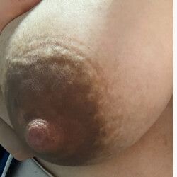 Large tits of my wife - Esposa libre y puta