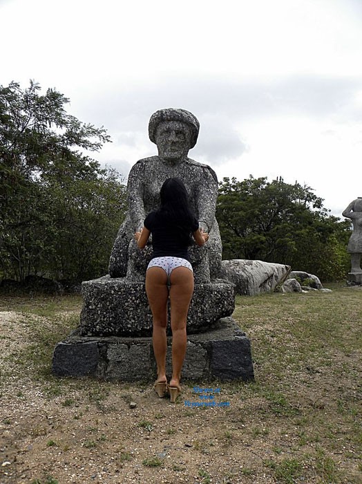 Pic #1 Selma Brasil: Esculpture Park, Pernambuco State - Dressed, Latina