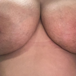 Very large tits of a neighbor - Fuckbuddy☺️