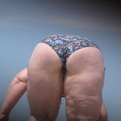 Fantastic BBW beach candid