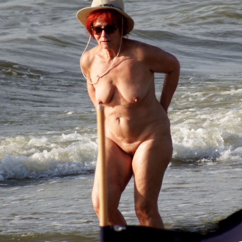 Pic #1 Nude Granny Beach Candid