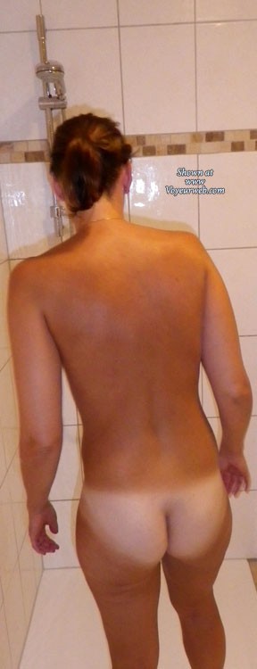 Pic #1 Wife in Shower - Wet