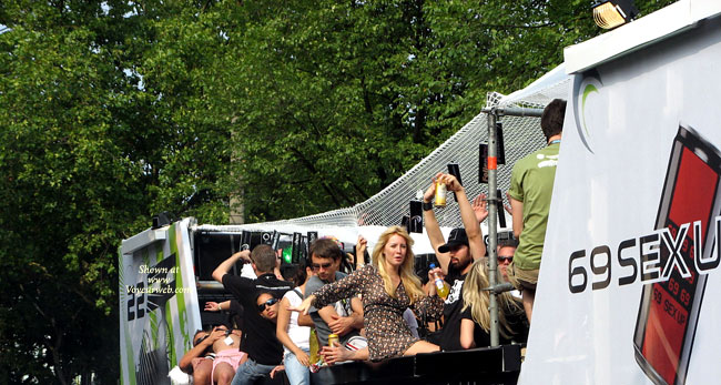 Pic #1 Tyra Misoux @ Loveparade 2007