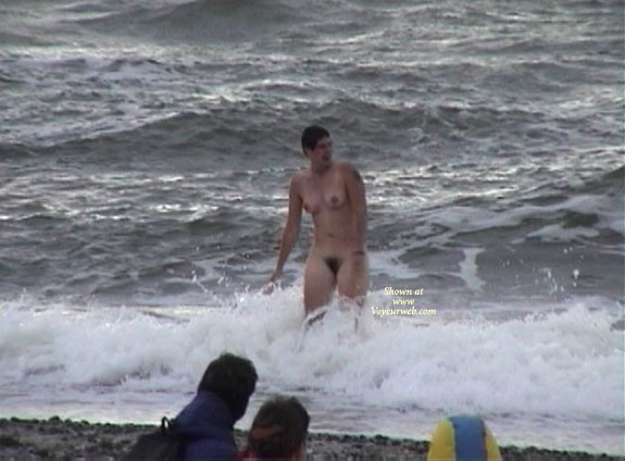 Pic #1 Healthy Girls Taking A Bath In The Baltic Sea