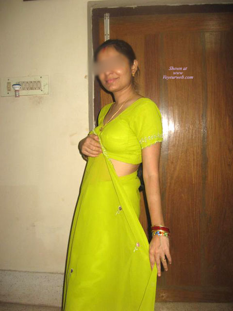 Pic #1 Hot Indian Wife