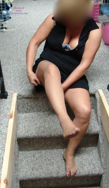 Pic #1 Marylou On The Stairs