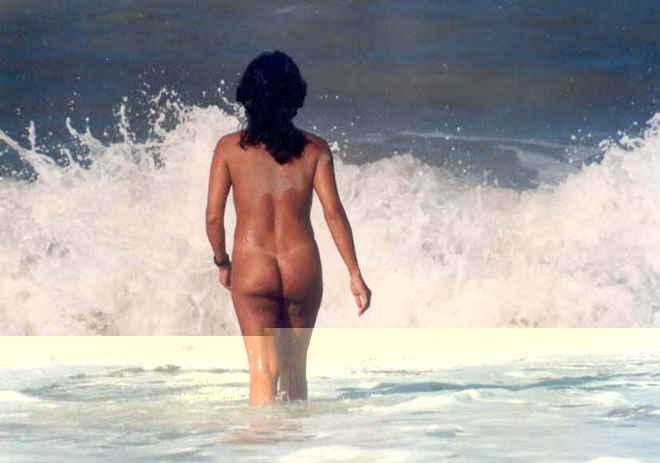 Pic #1 Sarah: Naked On The Beach