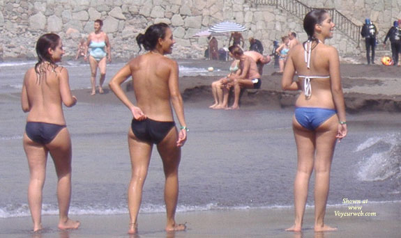 Pic #1 Topless Girls Walking On The Beach