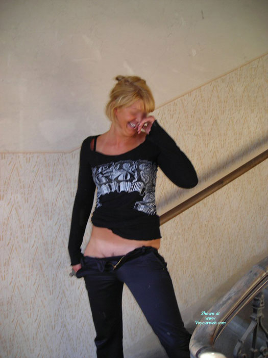 Pic #1 Viennagirl - In The Staircase 2