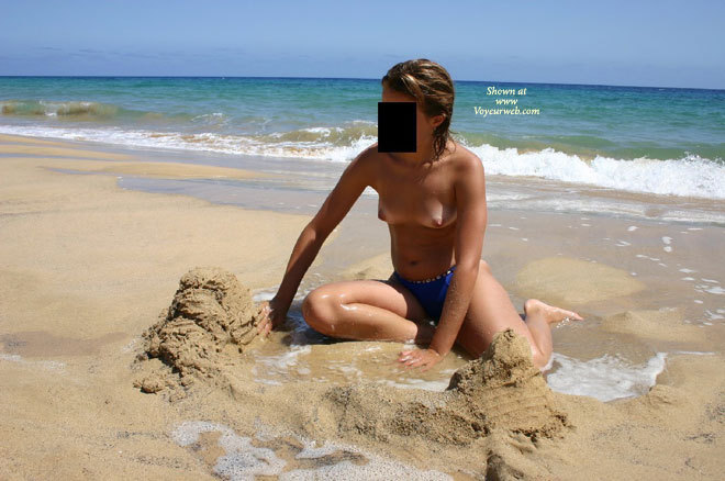 Pic #1 My Girlfriend At The Beach