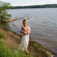 Pic #1 Kinky By The Lake