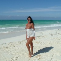 Pic #1 Jugando En La Playa