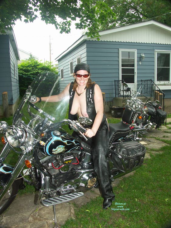 Pic #1 LisaJane In Port Dover Part 2