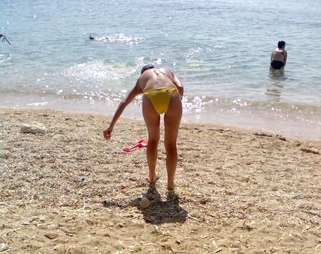 Pic #1 Romanian Girls At The Beach